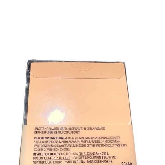 Revolution Conceal and Fix loose setting powder DEEP HONEY - Picture 3 of 3